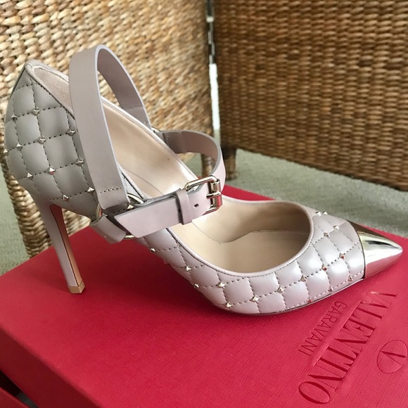 HOST PICK🌟Valentino Rockstud Mary Jane Heels💖 - Picture 3 of 12